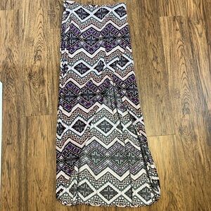 Maxi skirt with slit